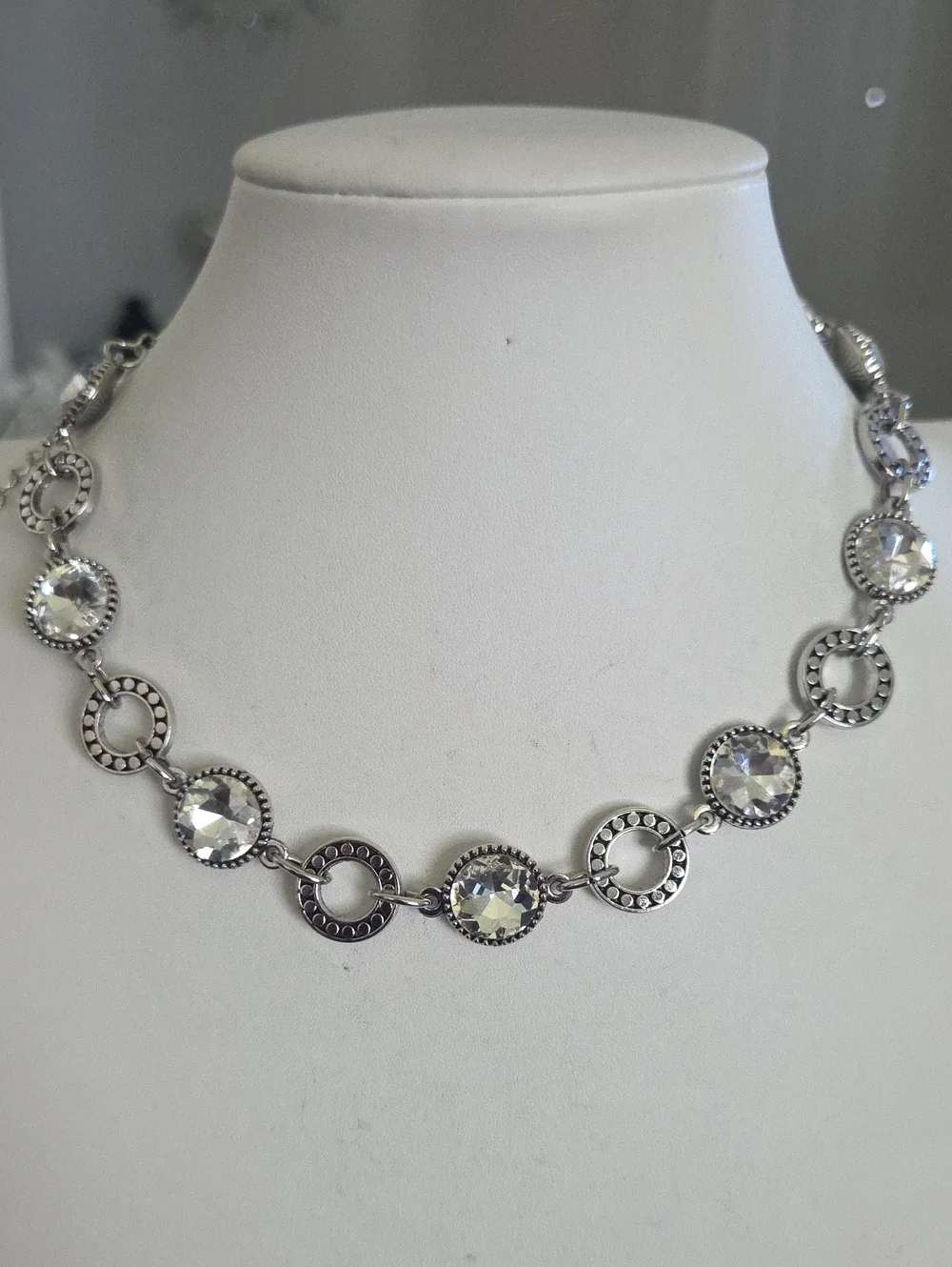 Paparazzi Rhinestine Rollout White Choker NWT